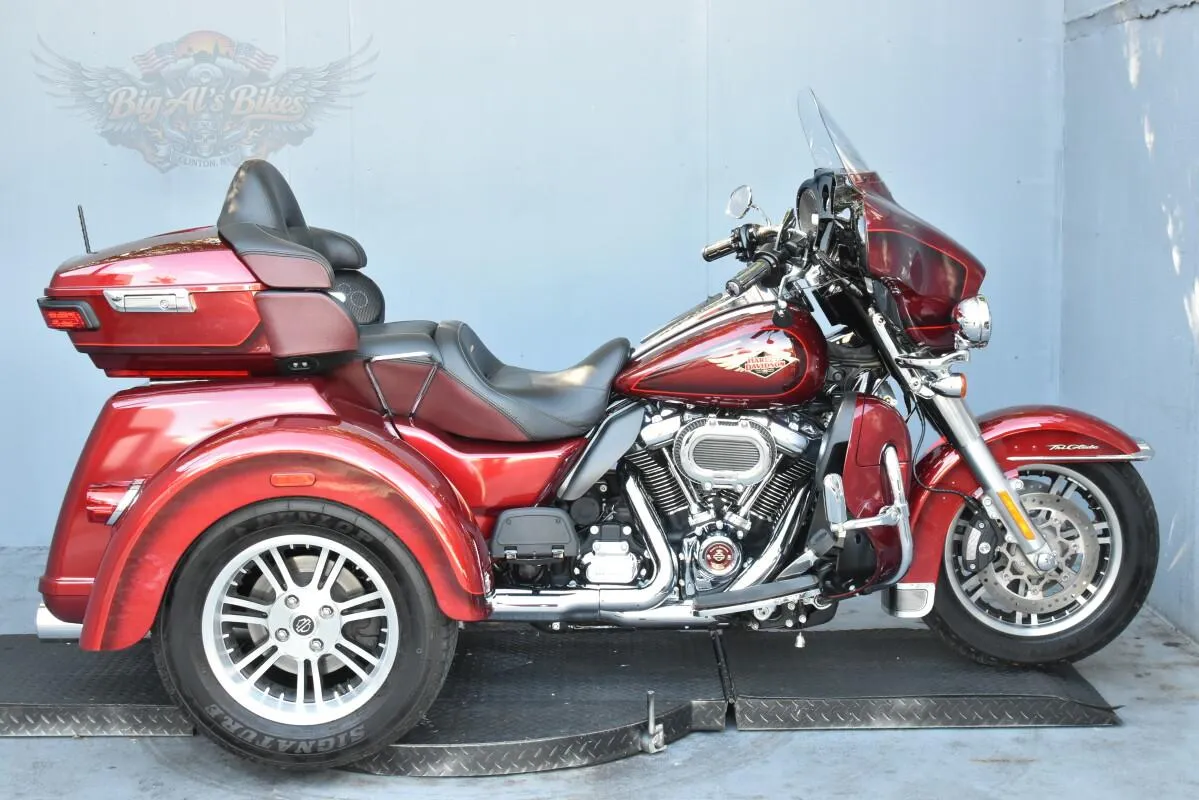 2023 HARLEY-DAVIDSON Tri Glide Ultra FLHTCUTG alt