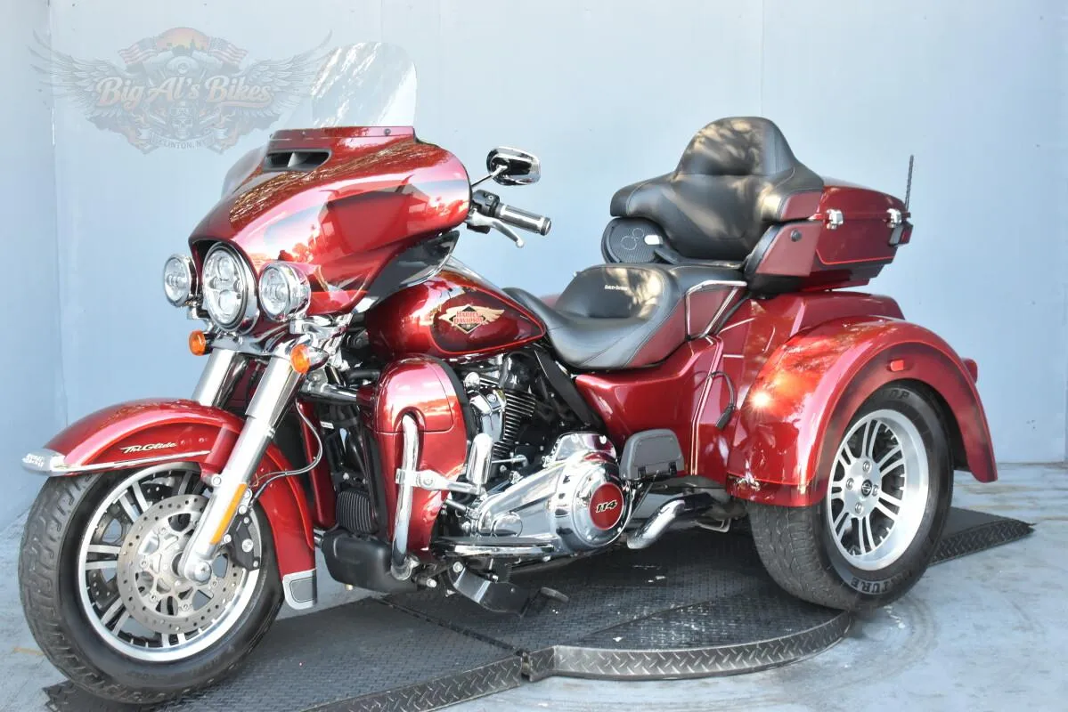 2023 HARLEY-DAVIDSON TRI GLIDE ULTRA FLHTCUTG