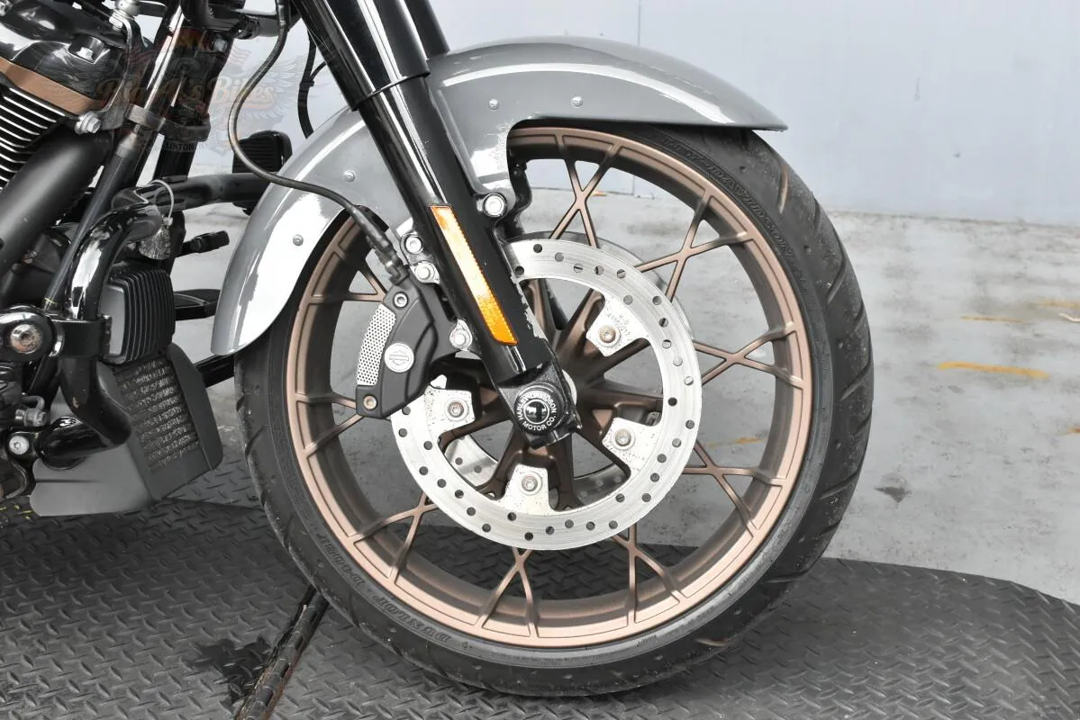 2022 HARLEY-DAVIDSON ROAD GLIDE ST FLTRXST